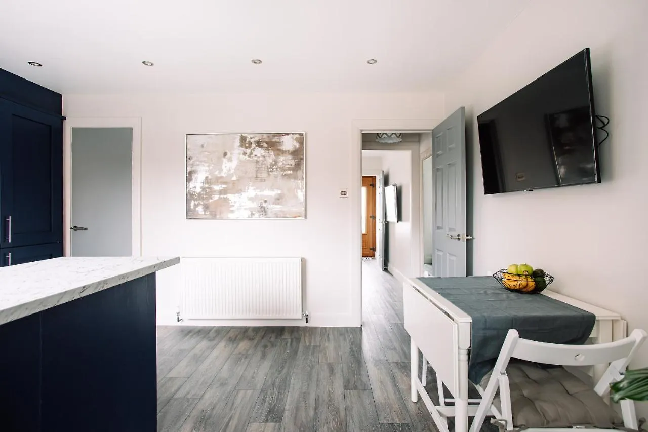 Family Town House Villa Belfast